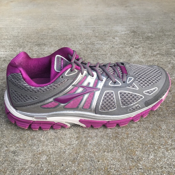 brooks ariel shoes sale